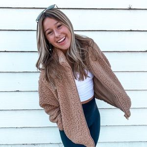 Meet your Posher, Avery